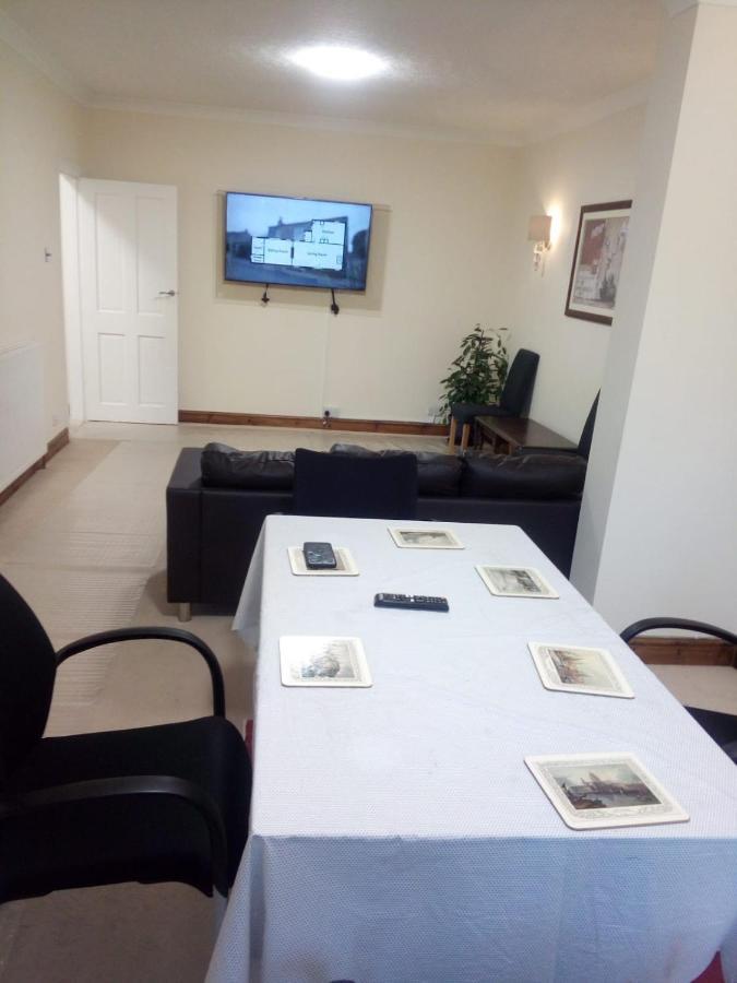 1St Gold Accommodation アイルワース エクステリア 写真