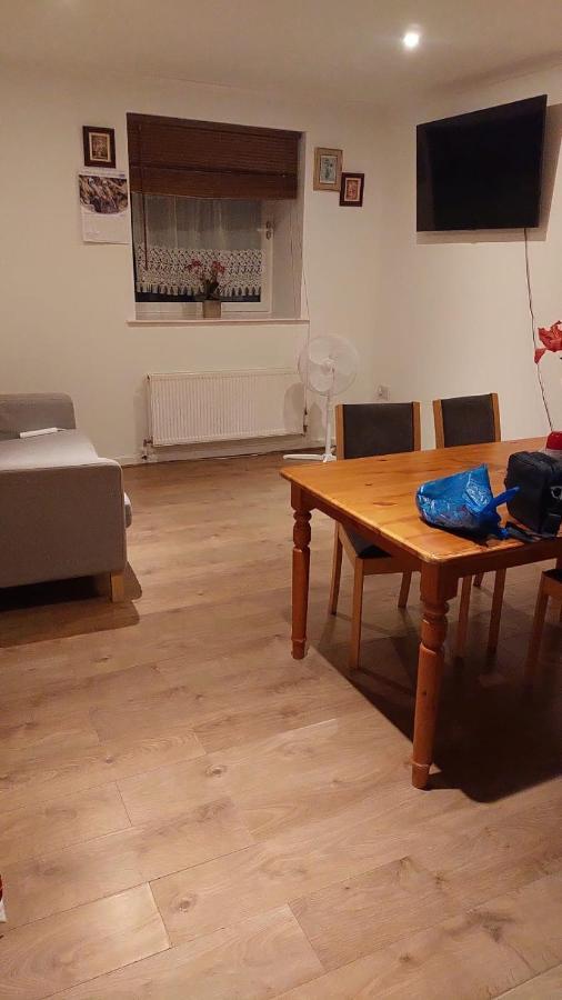 1St Gold Accommodation アイルワース エクステリア 写真